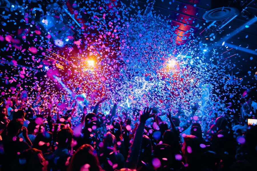 Nuits endiablées à Lyon : les meilleurs clubs et bars pour une soirée inoubliable