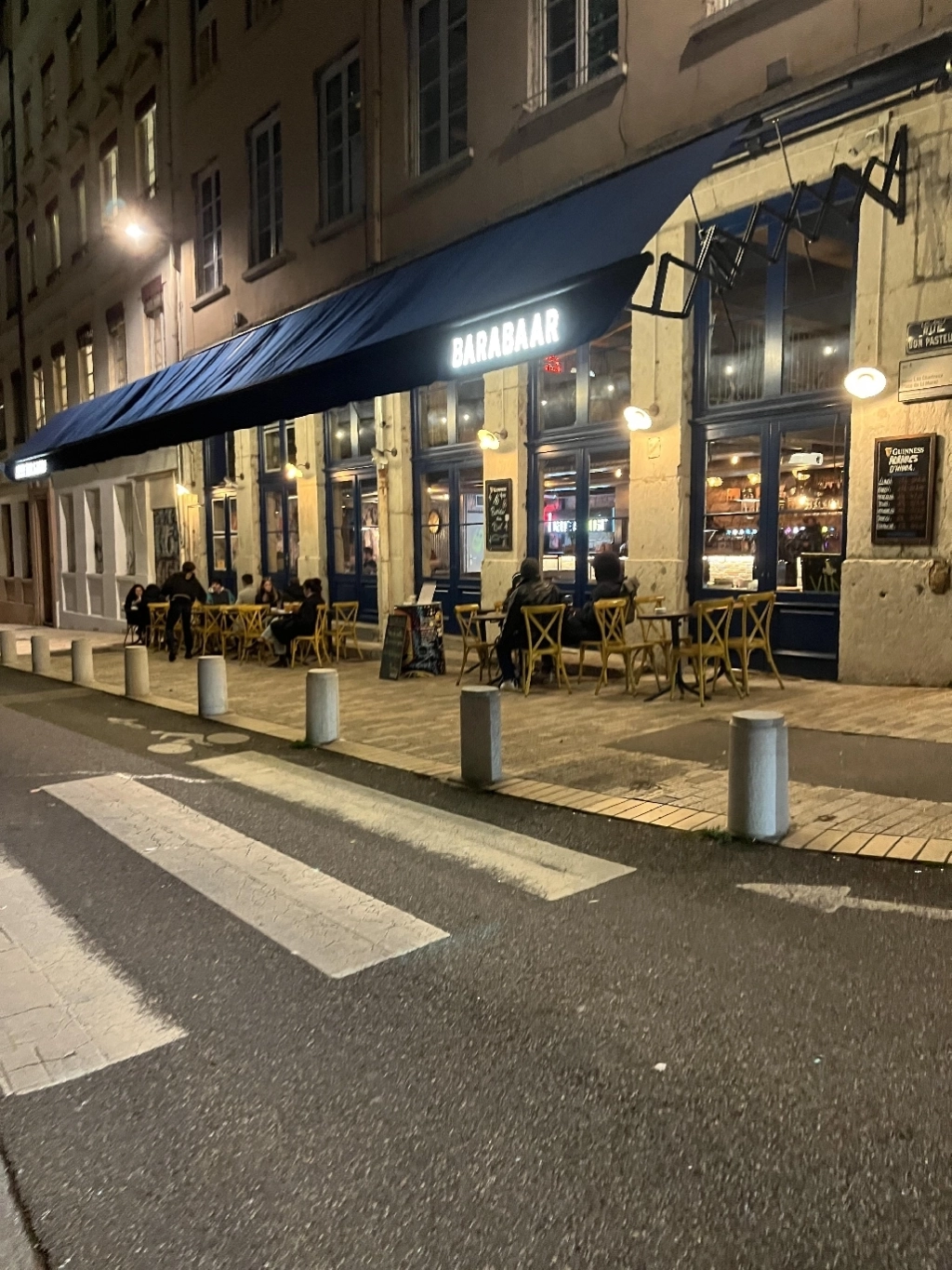 Bar à bières Barabaar Croix-Rousse Lyon : Ambiance Unique