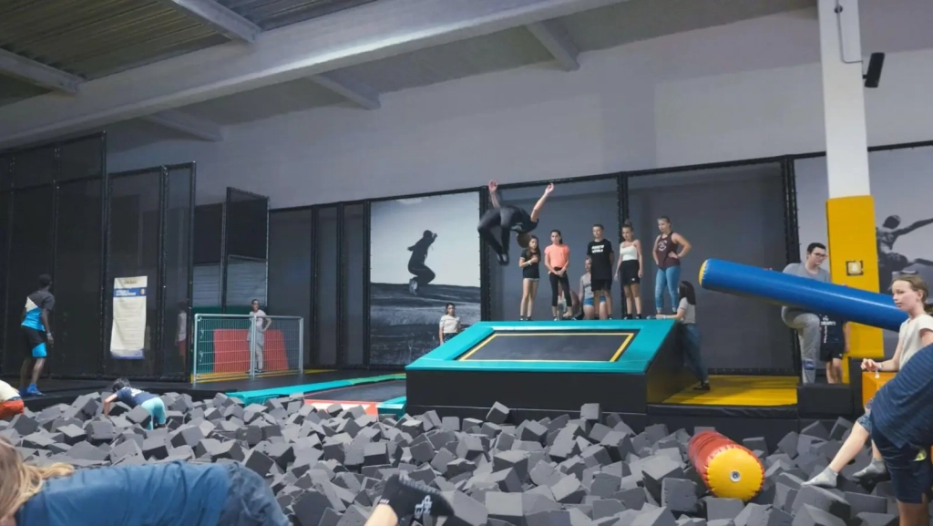 Trampoline Park You Jump Lyon — 40 trampolines fosses mousse