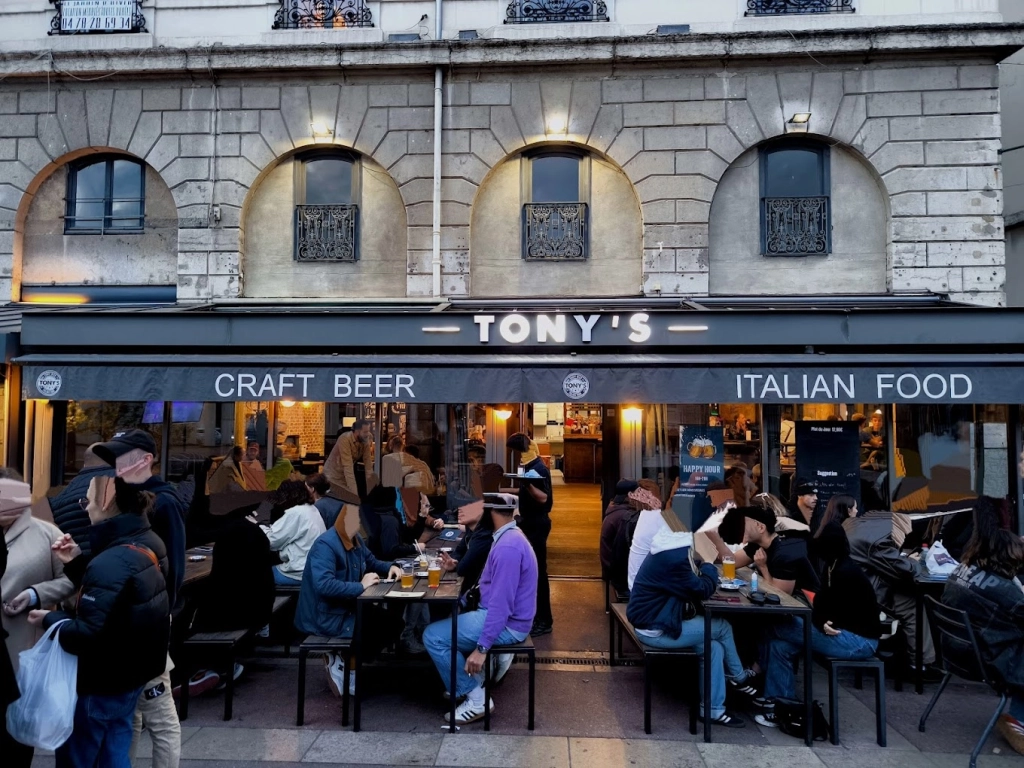 Tonys Bar Lyon 2