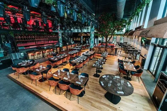 Docks 40 - Bar, club et restaurant festif à Lyon