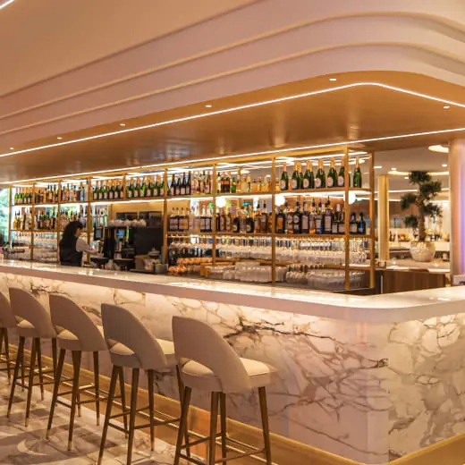 Buffet gastronomique généreux au restaurant Le Grandioz Buffet gastronomique généreux au restaurant Le Grandioz