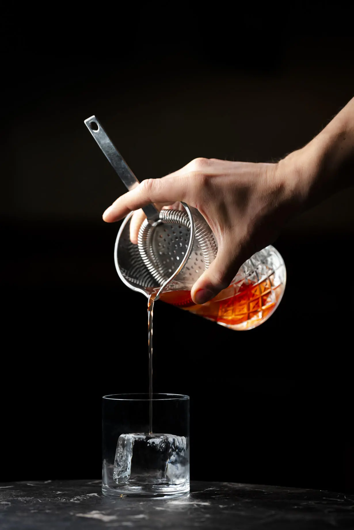 Cocktails signature savamment préparés au Cigale Lyon 5