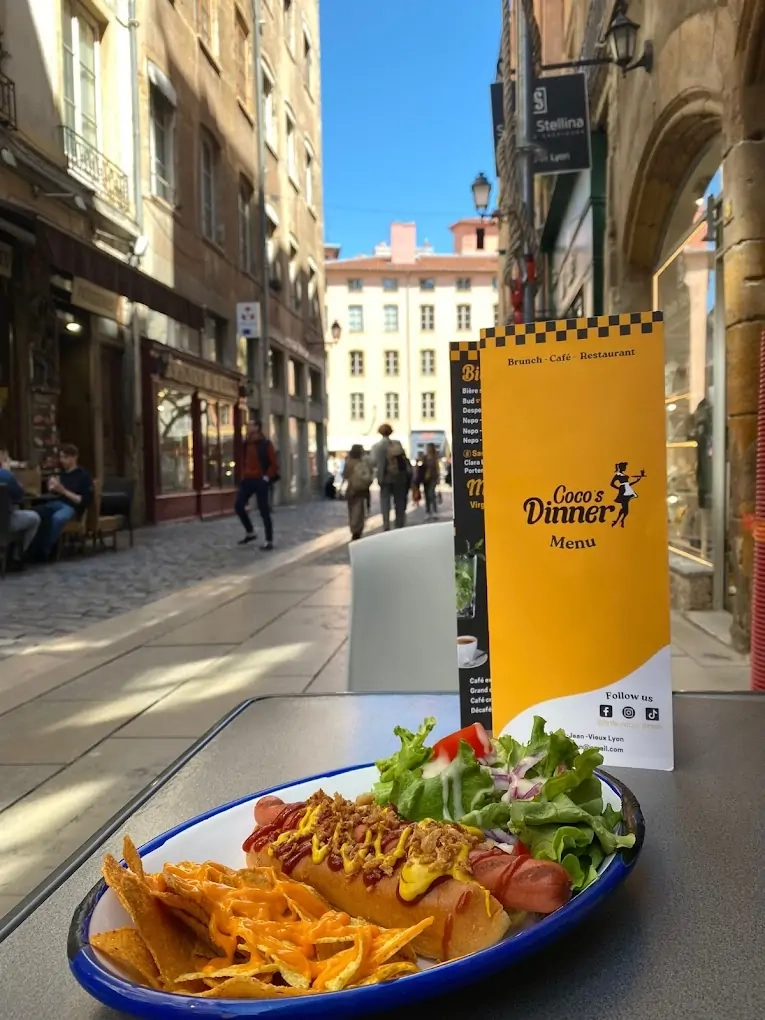 Coco's Dinner Vieux Lyon. Coco's Dinner Vieux Lyon.