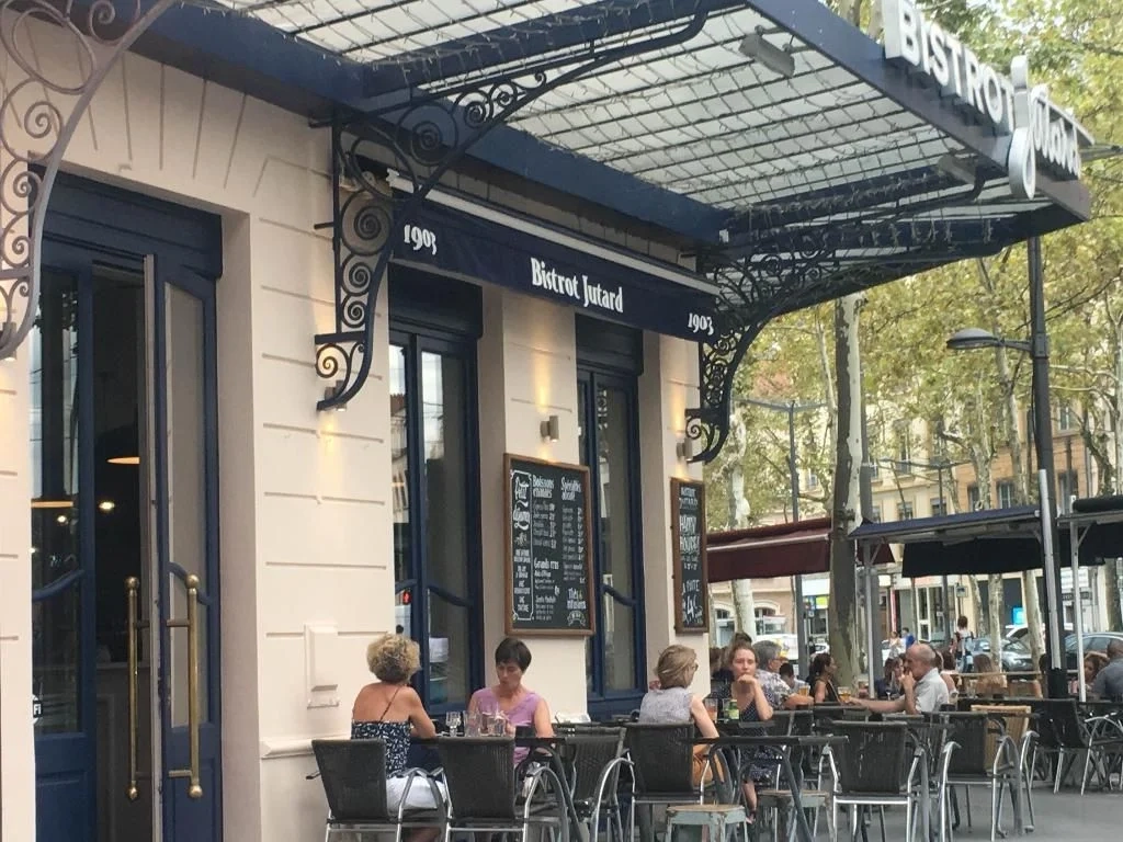 Dégustez des huîtres fraîches au Bistrot Jutard, un incontournable à Lyon