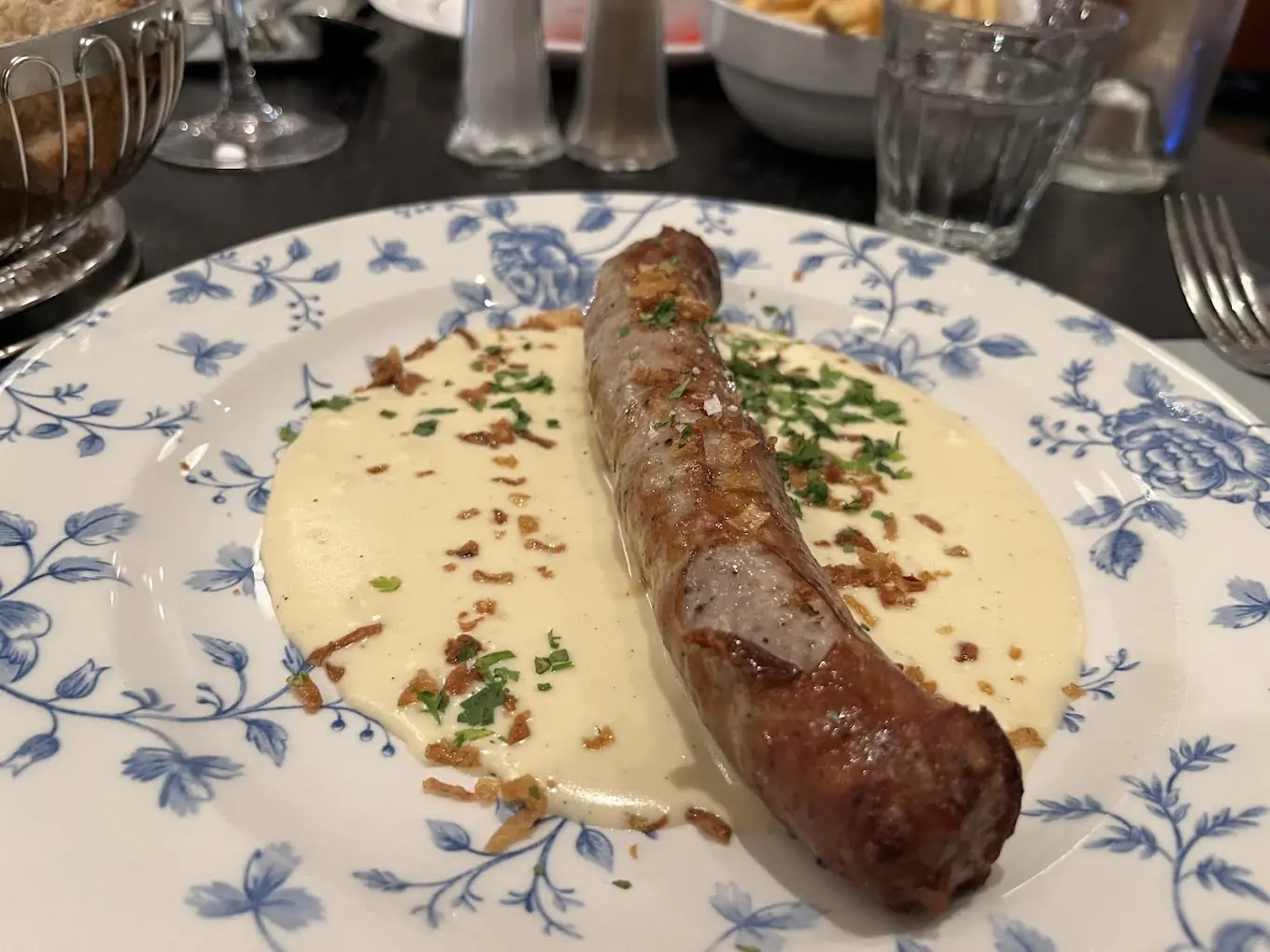 Dégustez des plats traditionnels lyonnais dans un cadre convivial