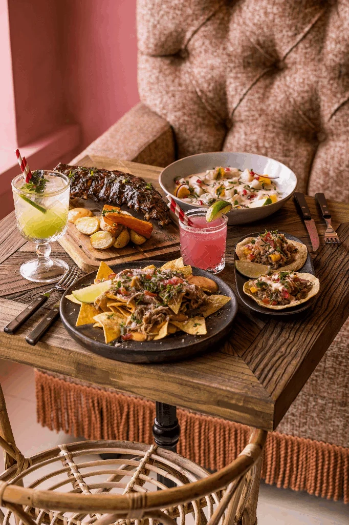 Dégustez nos spécialités mexicaines dans un décor chaleureux et convivial..jpeg Dégustez nos spécialités mexicaines dans un décor chaleureux et convivial..jpeg