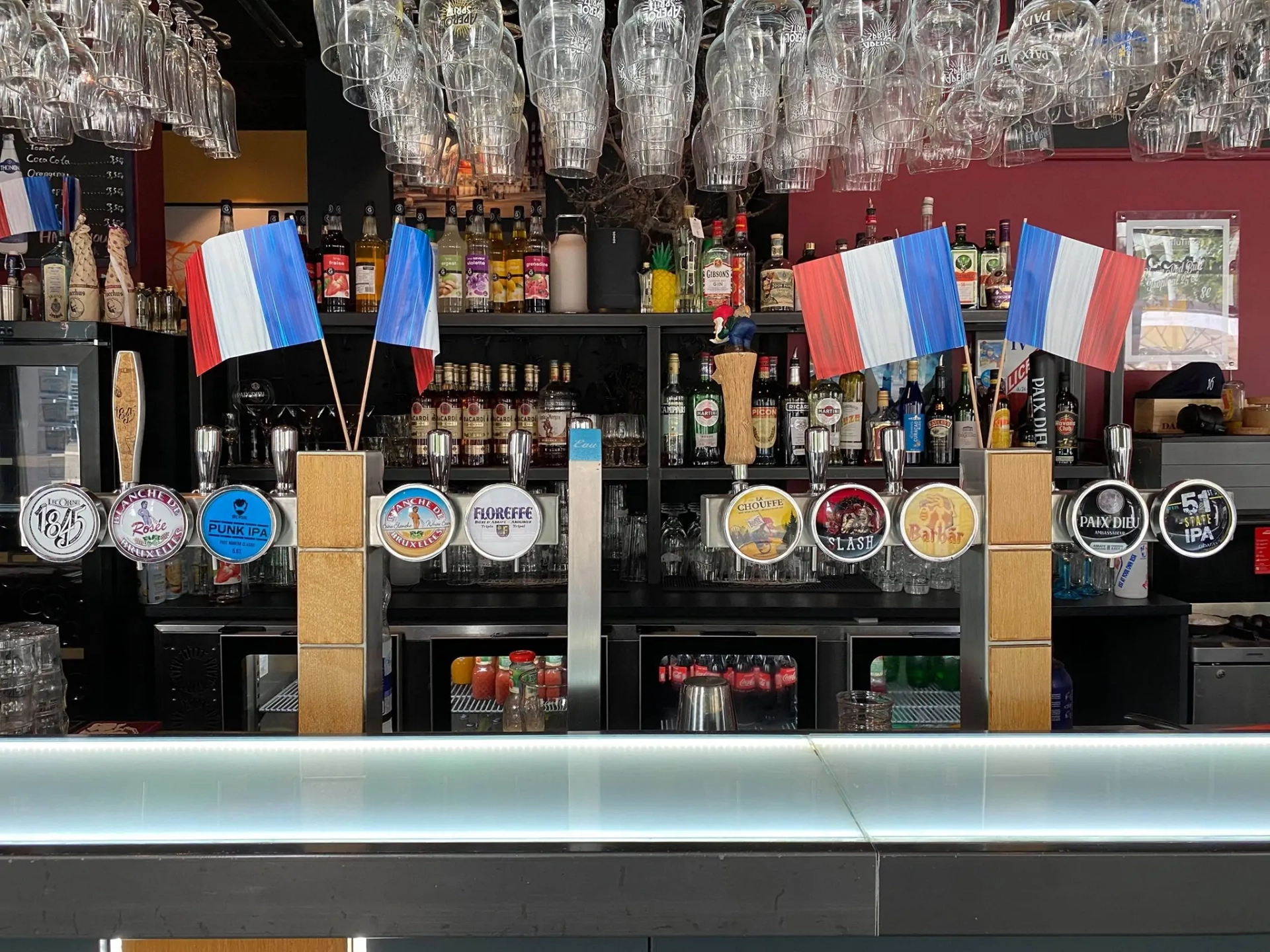 Détendez-vous à ConfluTime à Lyon, un bar où histoire et modernité se rencontrent Détendez-vous à ConfluTime à Lyon, un bar où histoire et modernité se rencontrent