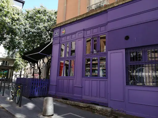 Façade colorée du Restaurant Albert à Lyon 1ᵉʳ Façade colorée du Restaurant Albert à Lyon 1ᵉʳ