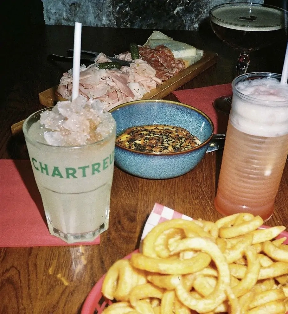 Le Traquenard le bar à bières où l’ambiance ne s’arrête jamais Le Traquenard le bar à bières où l’ambiance ne s’arrête jamais