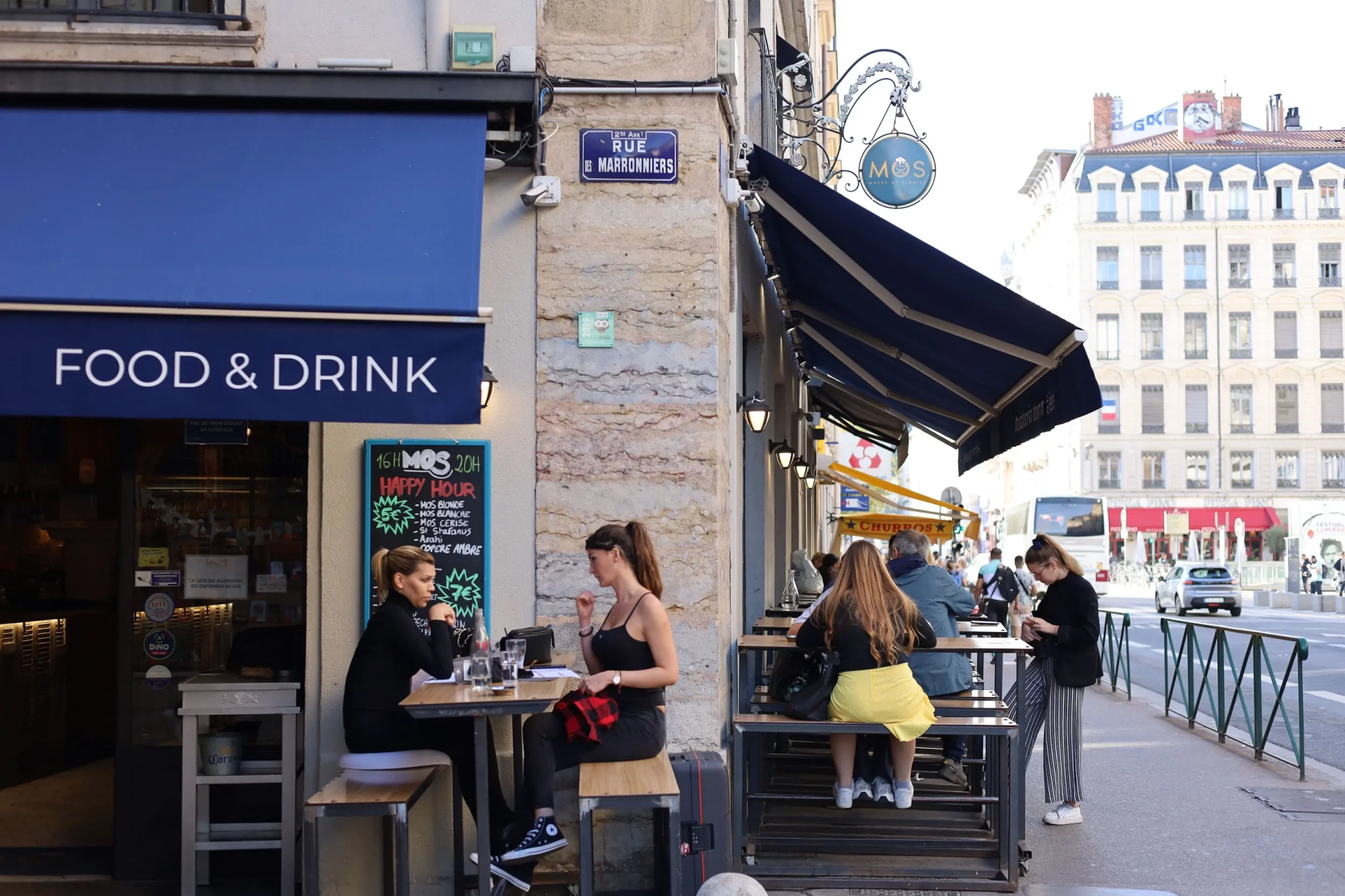 MOS PUB Bellecour un bar à bières dynamique et convivial au cœur de Lyon