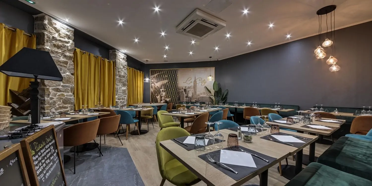 Plats faits maison au City Bar une cuisine française traditionnelle et savoureuse Plats faits maison au City Bar une cuisine française traditionnelle et savoureuse