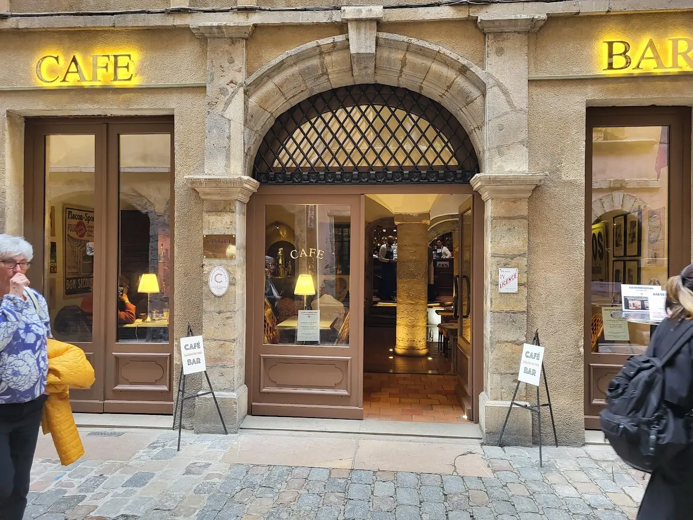 Plongez dans l’ambiance des années 20 au Bar de Bon-Secours de Lyon