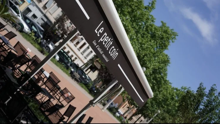 Profitez d’un verre et d’une partie de pétanque au Petit Coin à Lyon Profitez d’un verre et d’une partie de pétanque au Petit Coin à Lyon