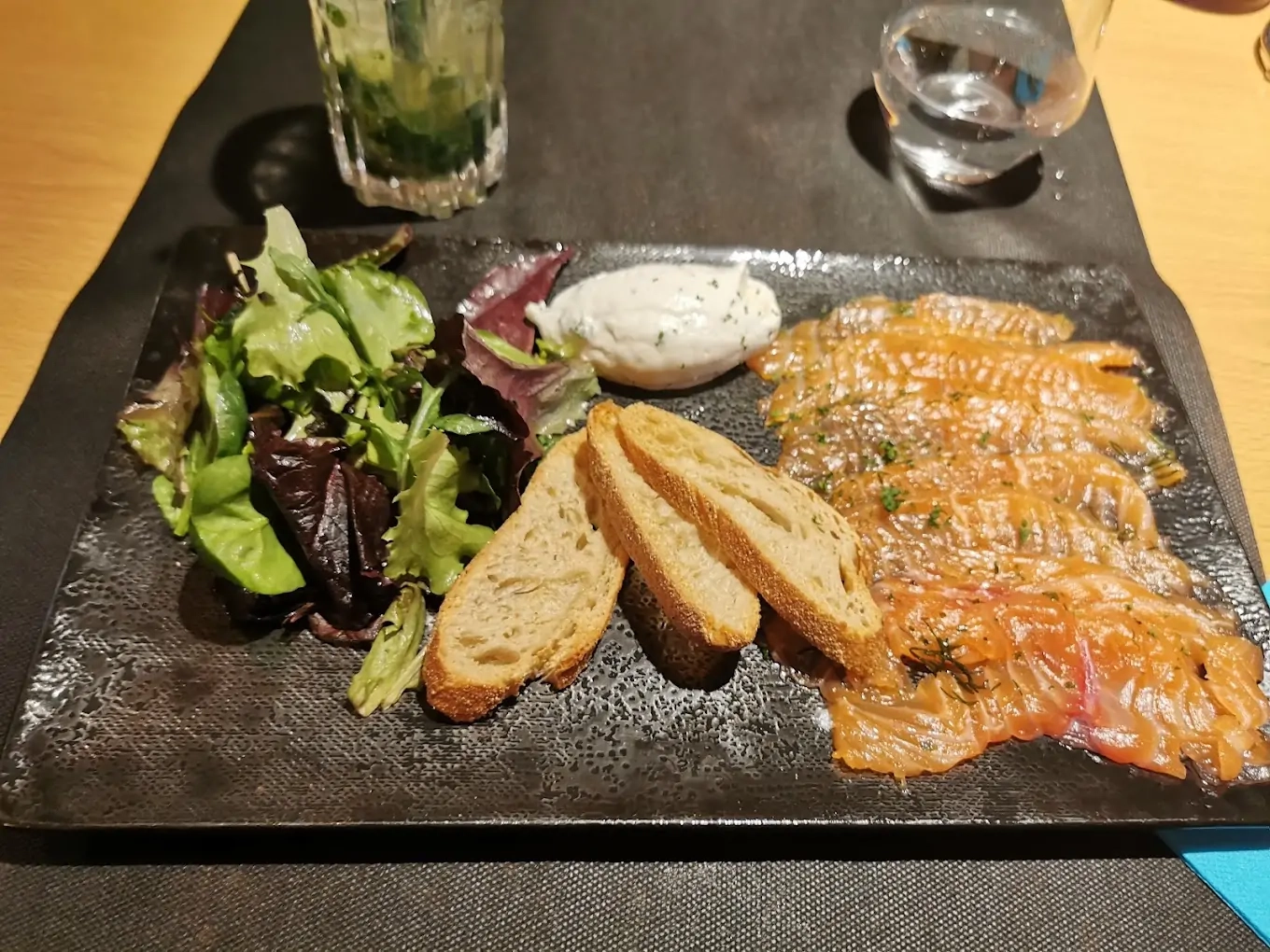 Savourez des tapas généreuses et des cocktails originaux à L'Evergreen, votre restaurant à Lyon 6 Savourez des tapas généreuses et des cocktails originaux à L'Evergreen, votre restaurant à Lyon 6