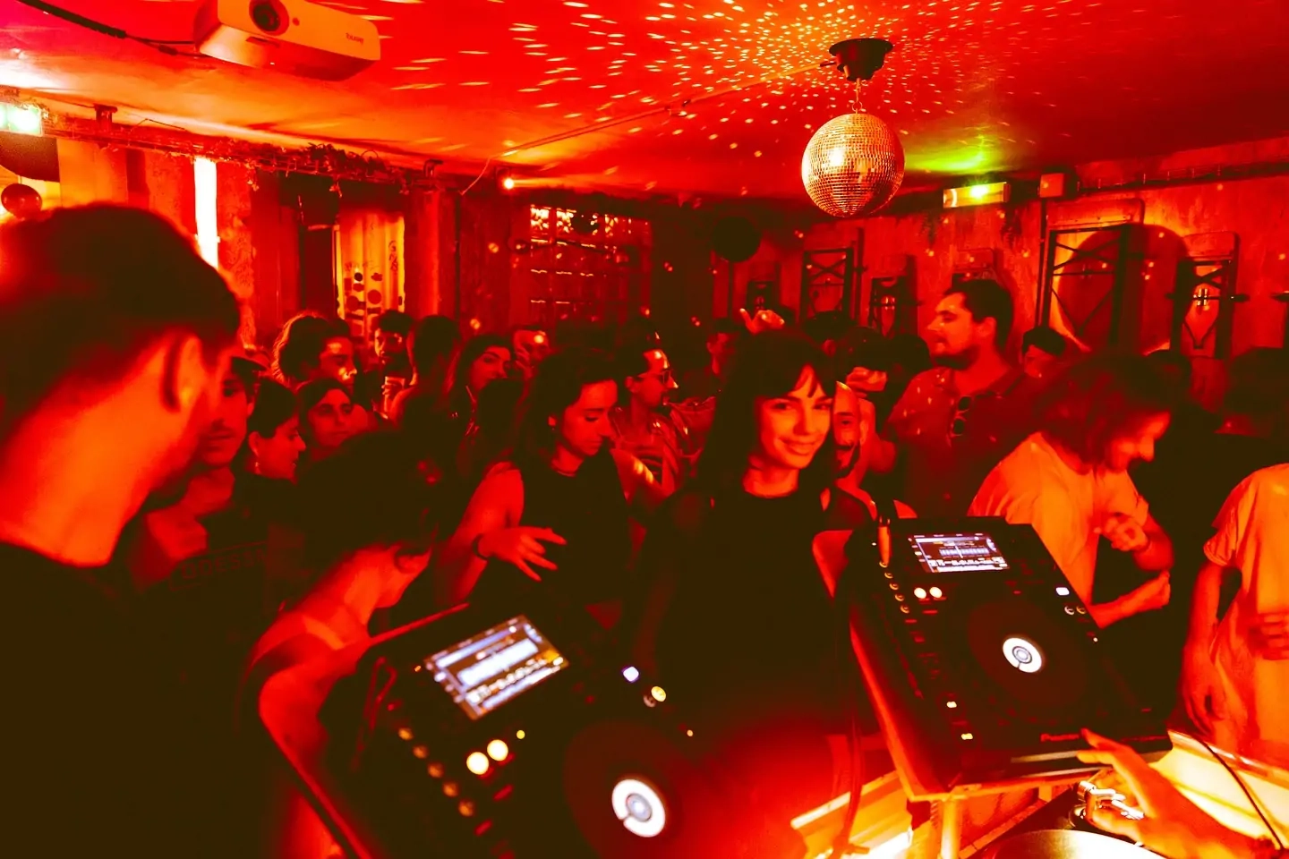 Super 5 un bar berlinois avec une ambiance unique à Lyon