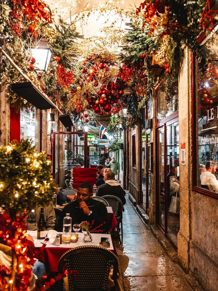 Une terrasse animée sur la rue Mercière pour profiter des beaux jours Une terrasse animée sur la rue Mercière pour profiter des beaux jours