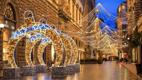 UN VOYAGE AU CŒUR DES TRADITIONS DE NOËL LYONNAISES 🎉 🎂🥂