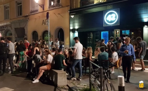 Le 42 Lyon – Bar, fléchettes et ambiance nocturne